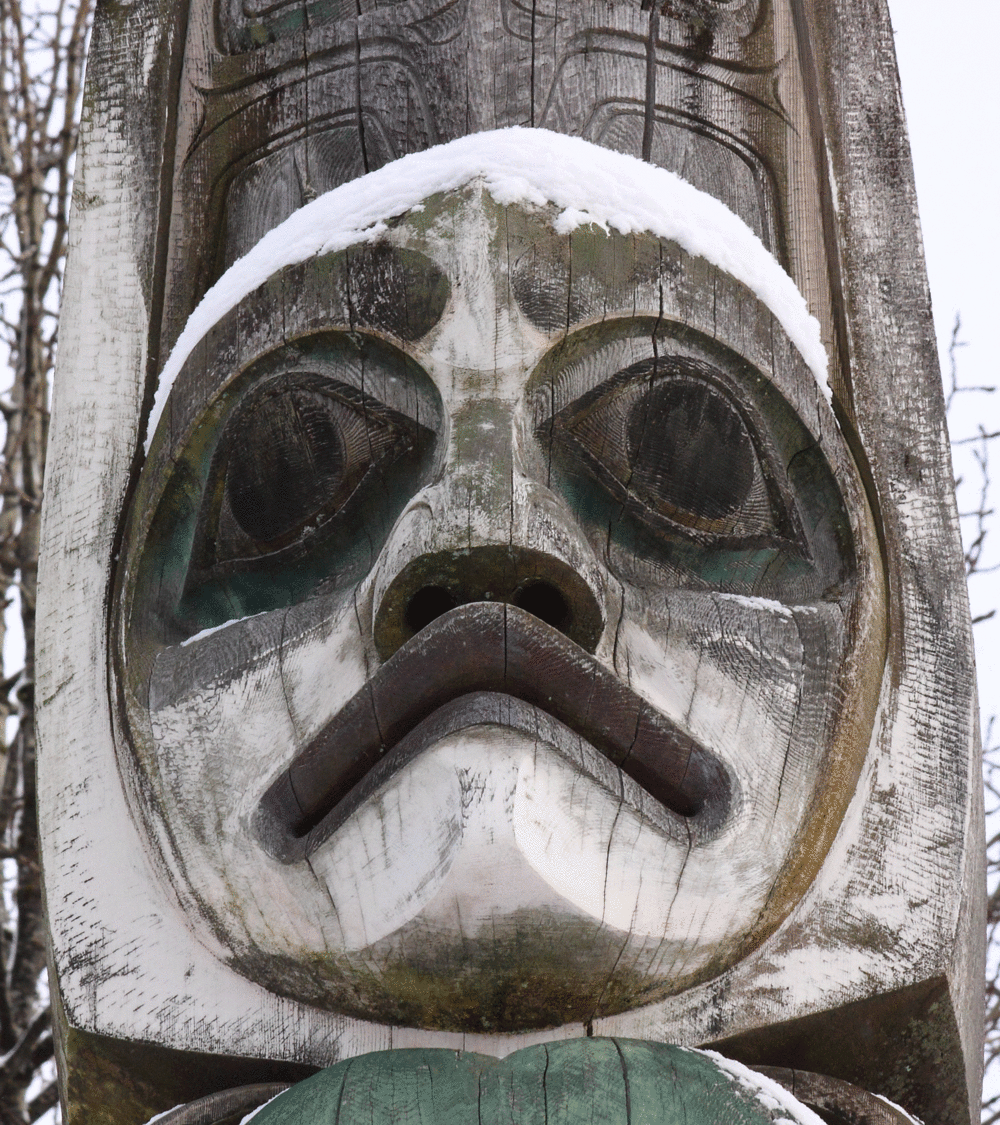 Detail of the Kiks.adi (Three Frogs Totem)