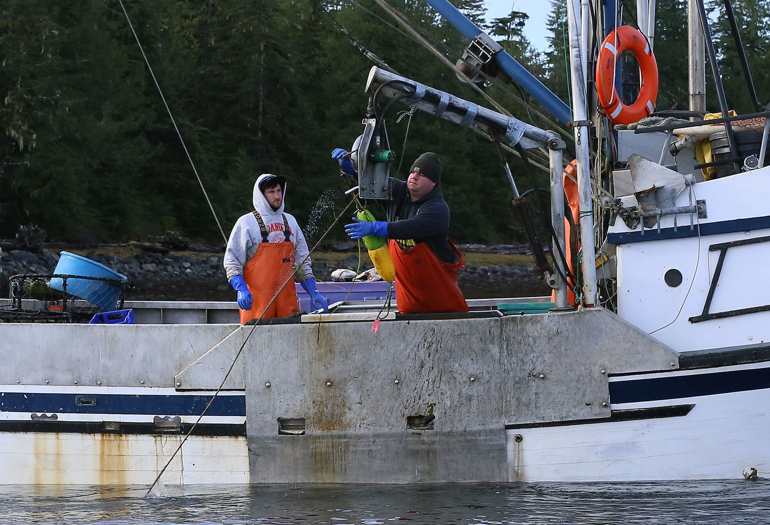 Dungeness_crab_commercial_fishing_2078.jpg