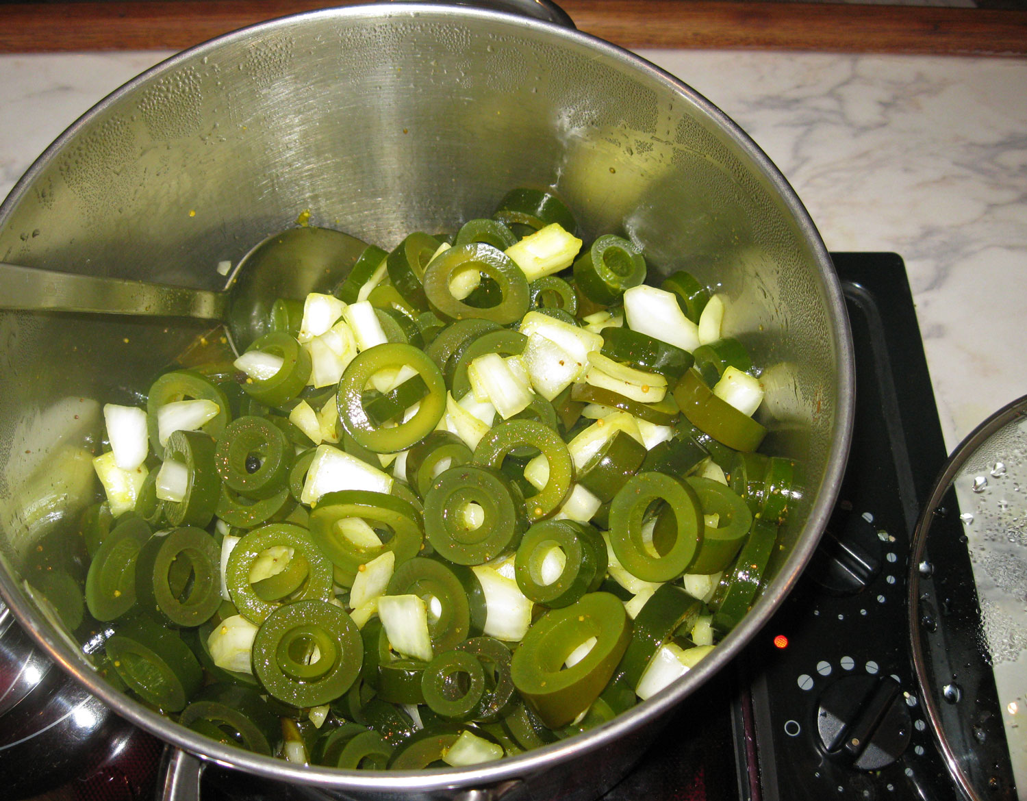 How to make bull kelp pickles bullwhip seaweed slices edible Southeast Alaska