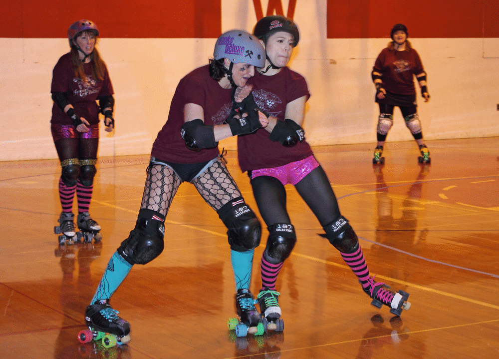 Roller_derby_7090.gif